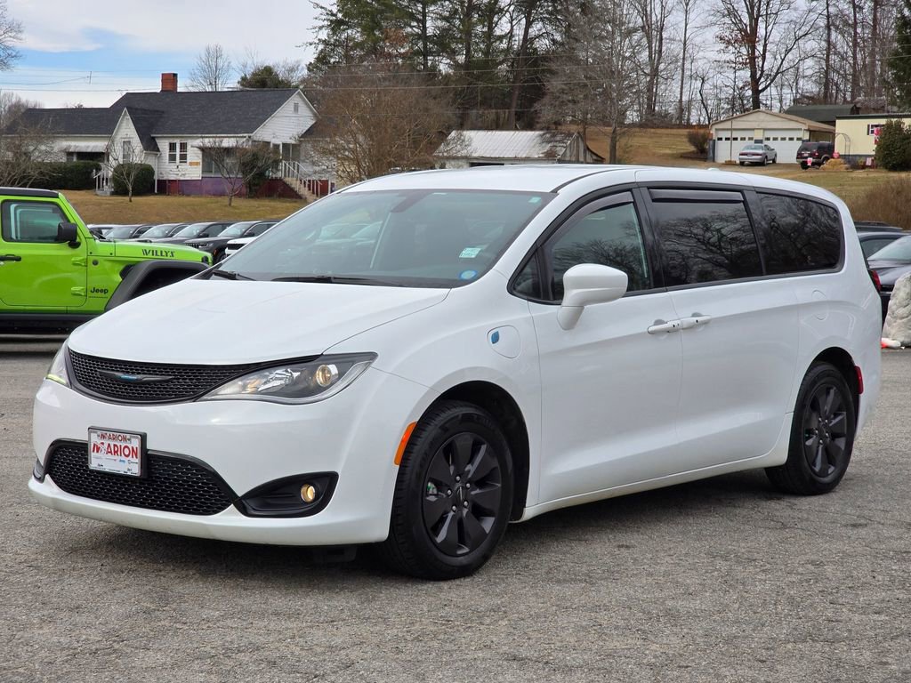 Used 2020 Chrysler Pacifica Touring w/ S Appearance Package image 2