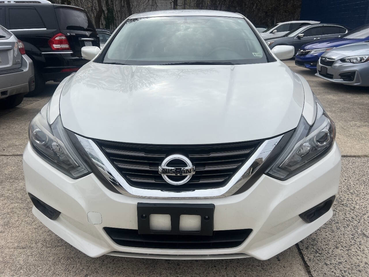 Used 2016 Nissan Altima 2.5 SR image 2