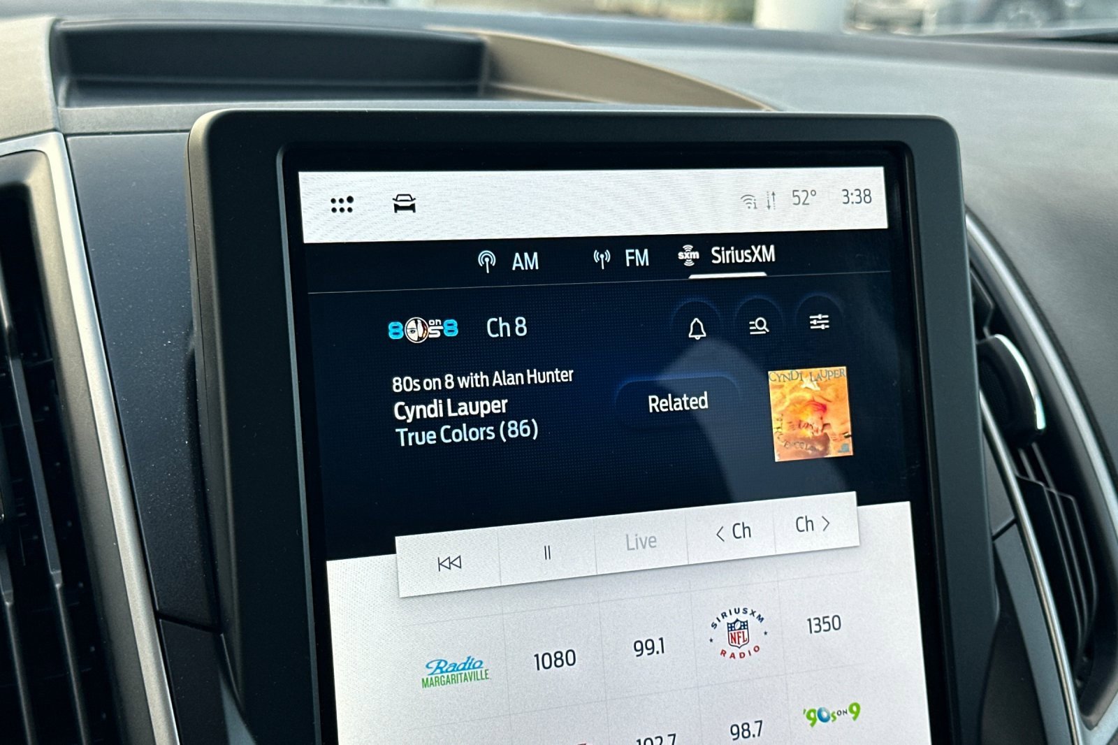 Used 2023 Ford Edge SEL image 18