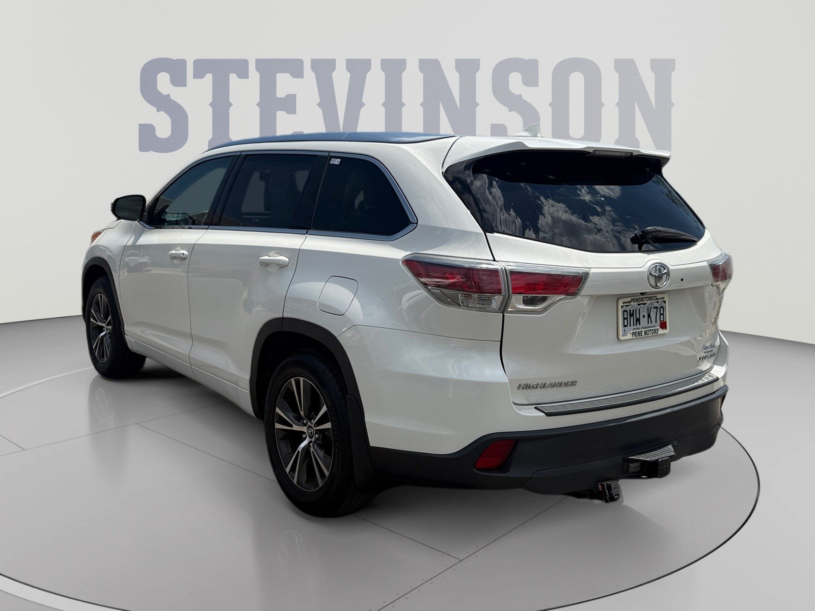 Used 2016 Toyota Highlander XLE AWD/4WD image 3