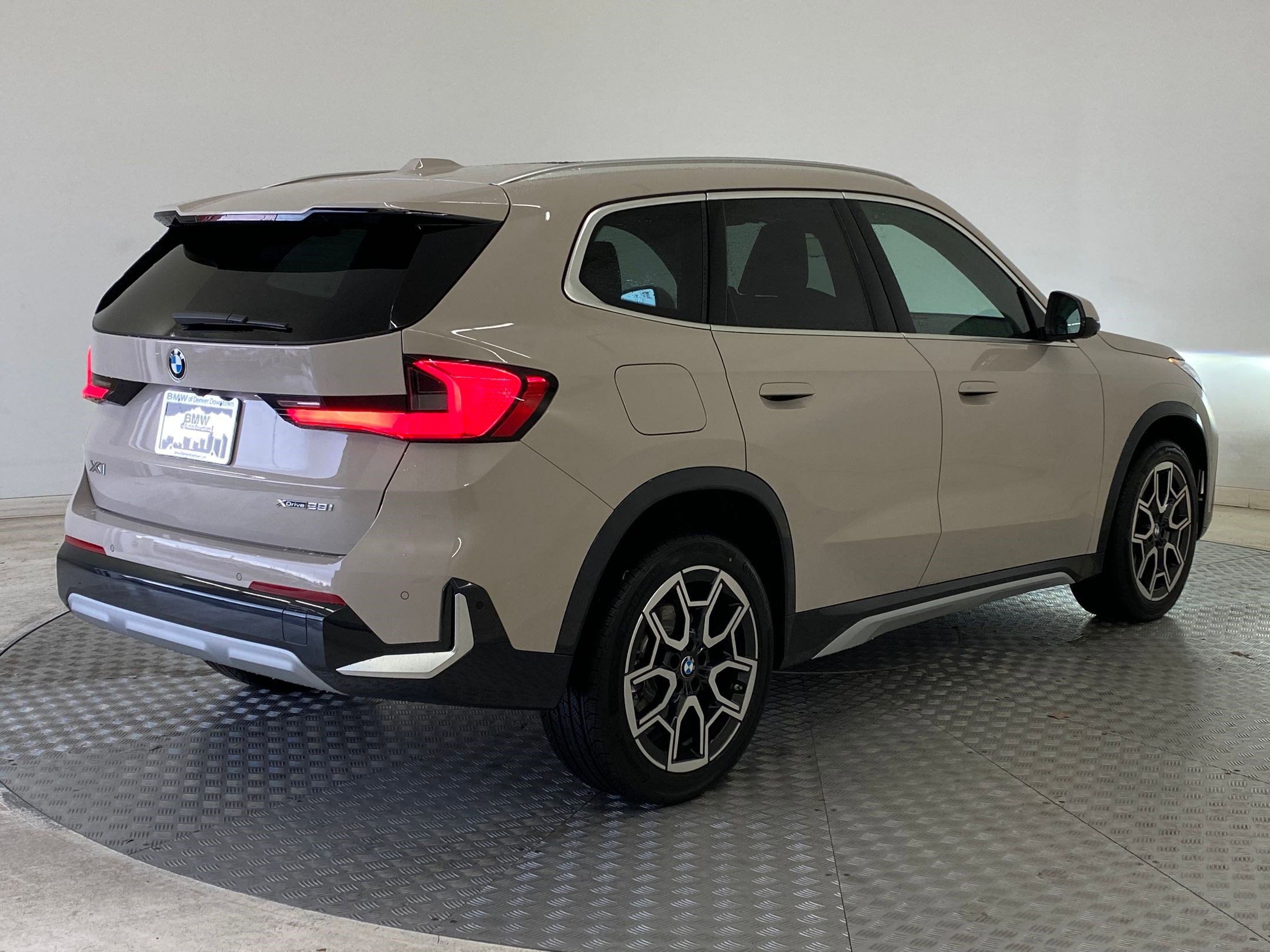 New 2026 BMW X1 xDrive28i w/ Technology Package AWD/4WD image 9