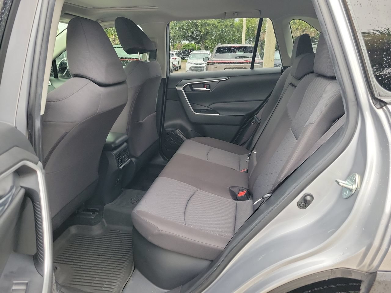 Used 2020 Toyota RAV4 XLE w/ Convenience Package AWD/4WD image 11