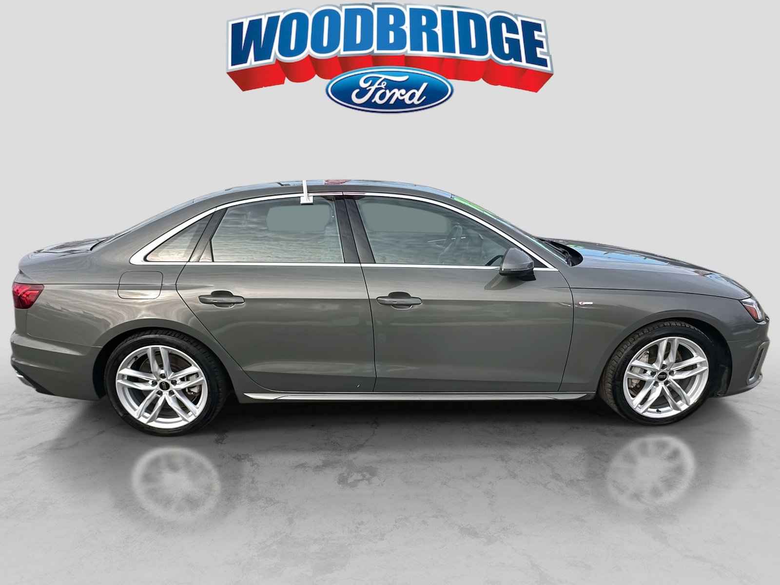 Used 2024 Audi A4 2.0T Premium Plus image 3