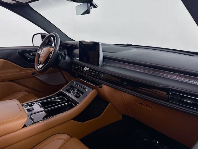 Used 2023 Lincoln Aviator Black Label w/ Dynamic Handling Package image 32