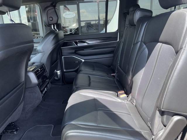 Used 2024 Jeep Wagoneer L 4WD image 12