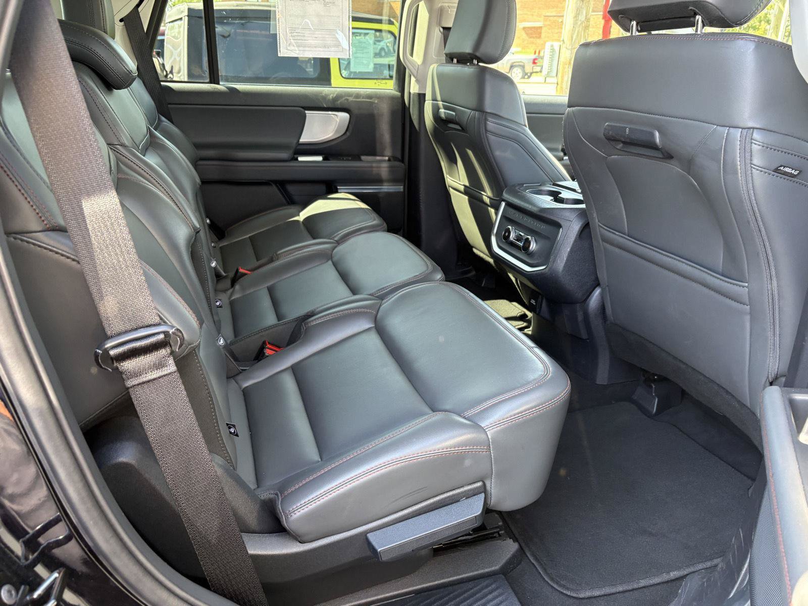 Used 2025 Ford Expedition Active AWD/4WD image 16