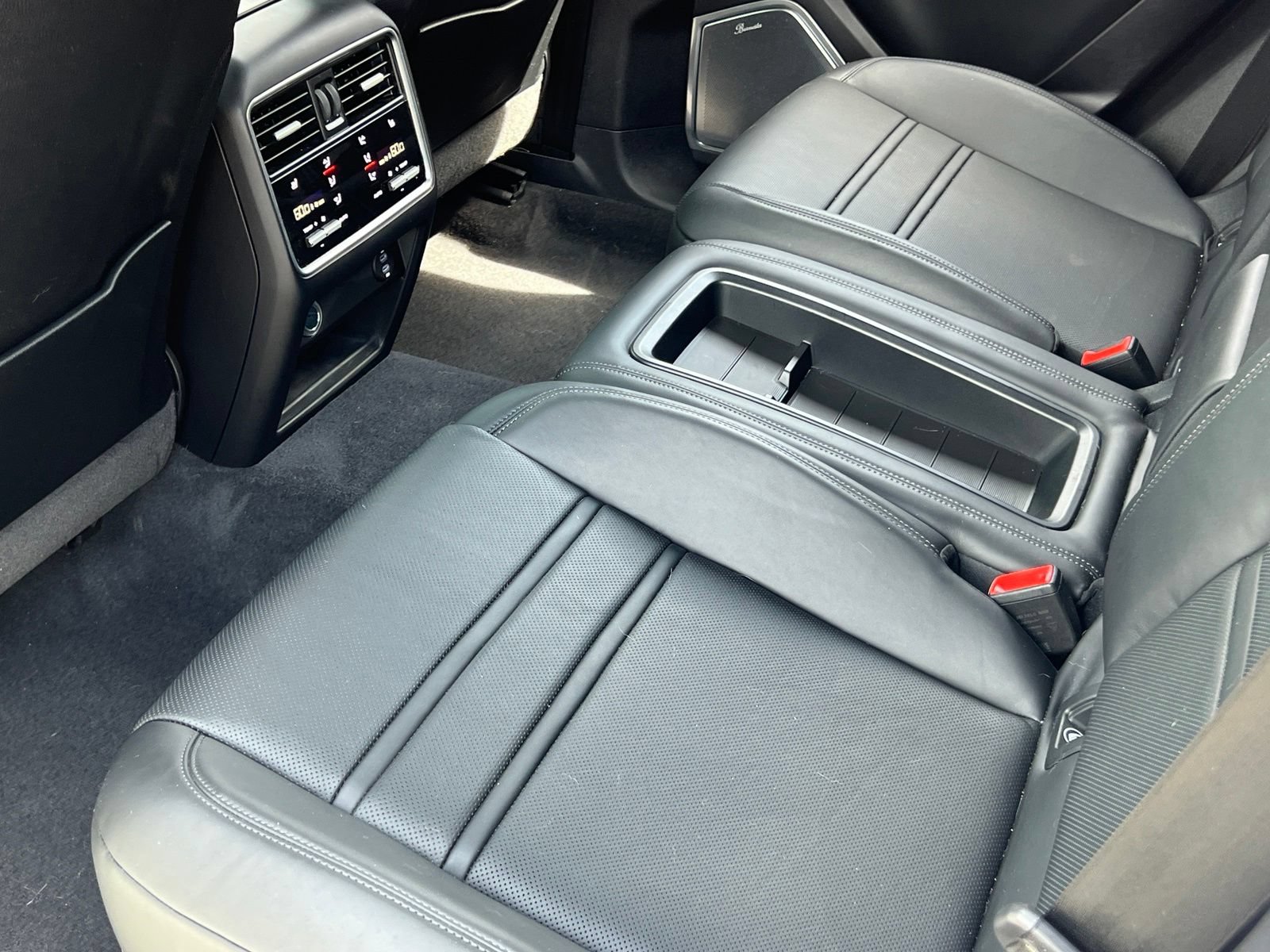 Certified 2023 Porsche Cayenne Turbo AWD/4WD image 20
