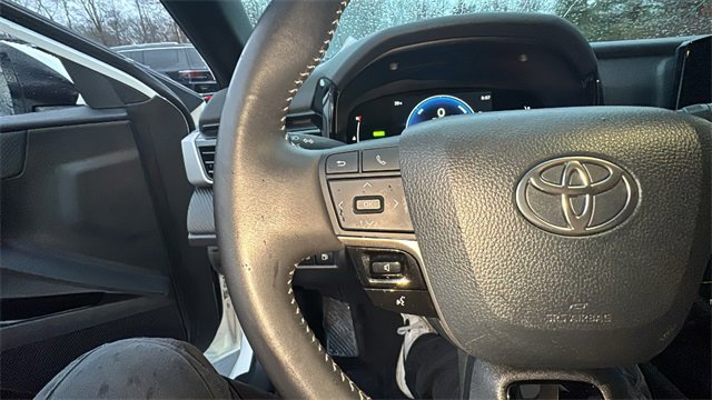 Used 2025 Toyota Camry SE image 16