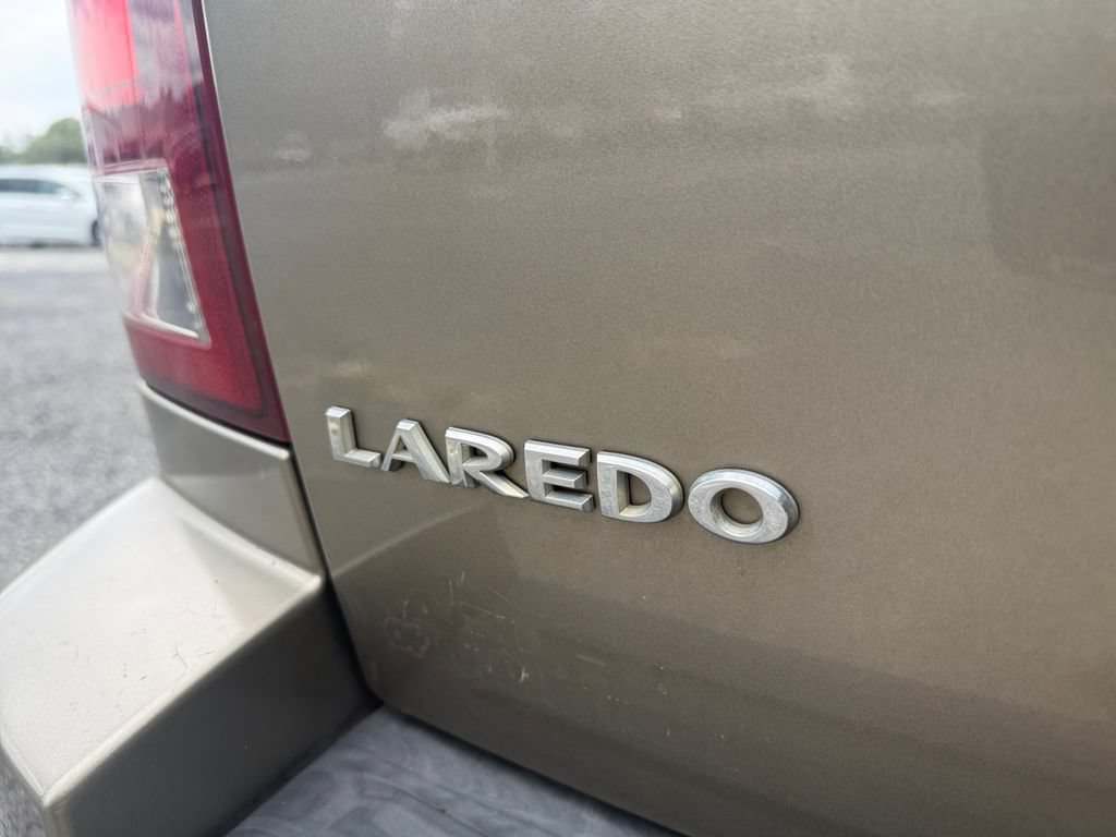 Used 2006 Jeep Grand Cherokee Laredo w/ Cargo Convenience Group RWD image 16