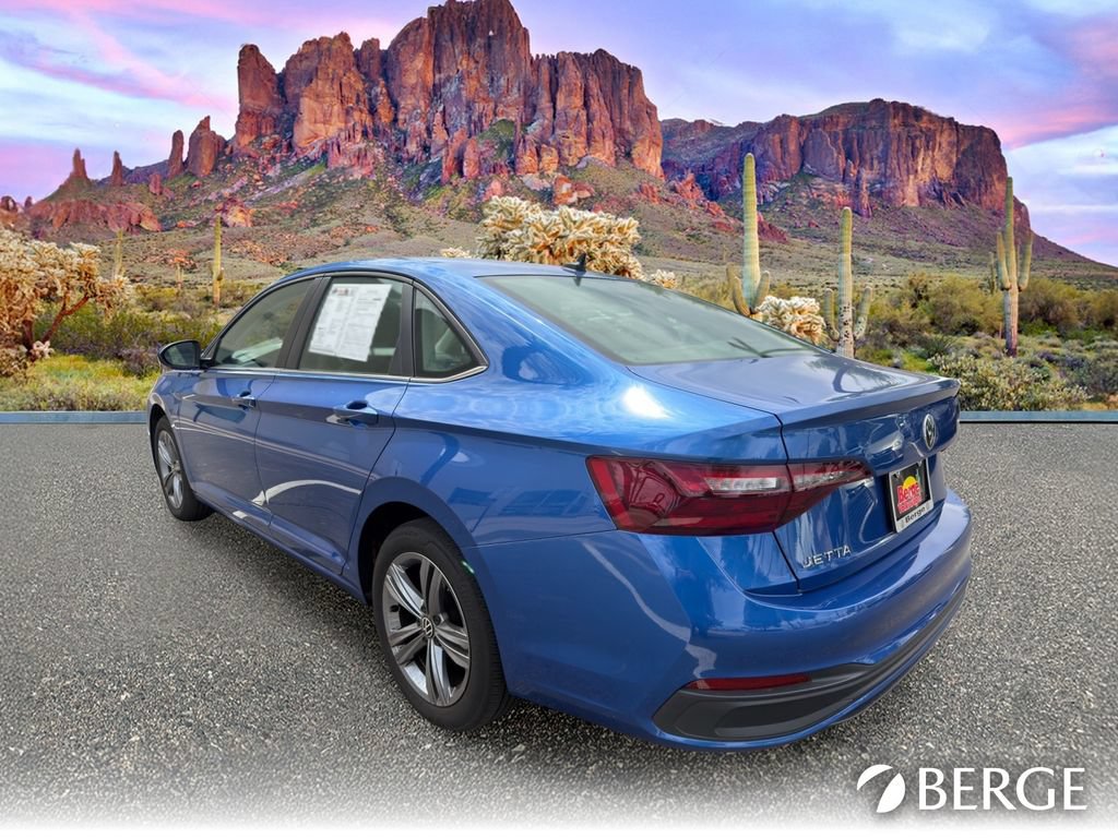 Used 2022 Volkswagen Jetta SE FWD image 4