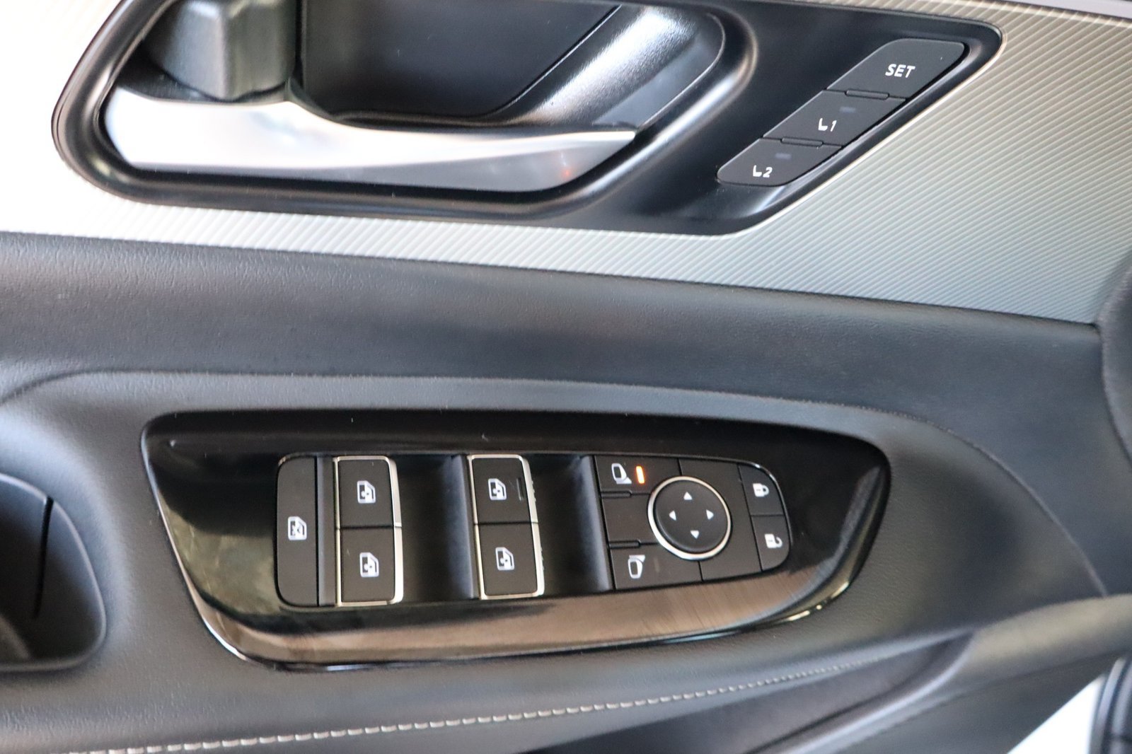 Used 2025 Nissan Murano SL w/ Cargo Package AWD/4WD image 19