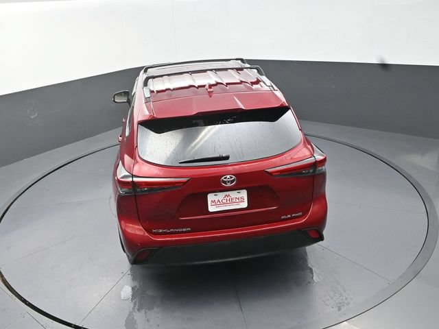 Used 2023 Toyota Highlander XLE AWD/4WD image 28