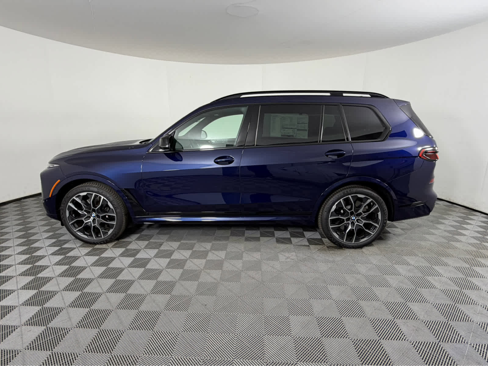 New 2026 BMW X7 M60i image 6