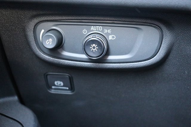 Used 2022 GMC Terrain SLE w/ Driver Convenience Package image 19