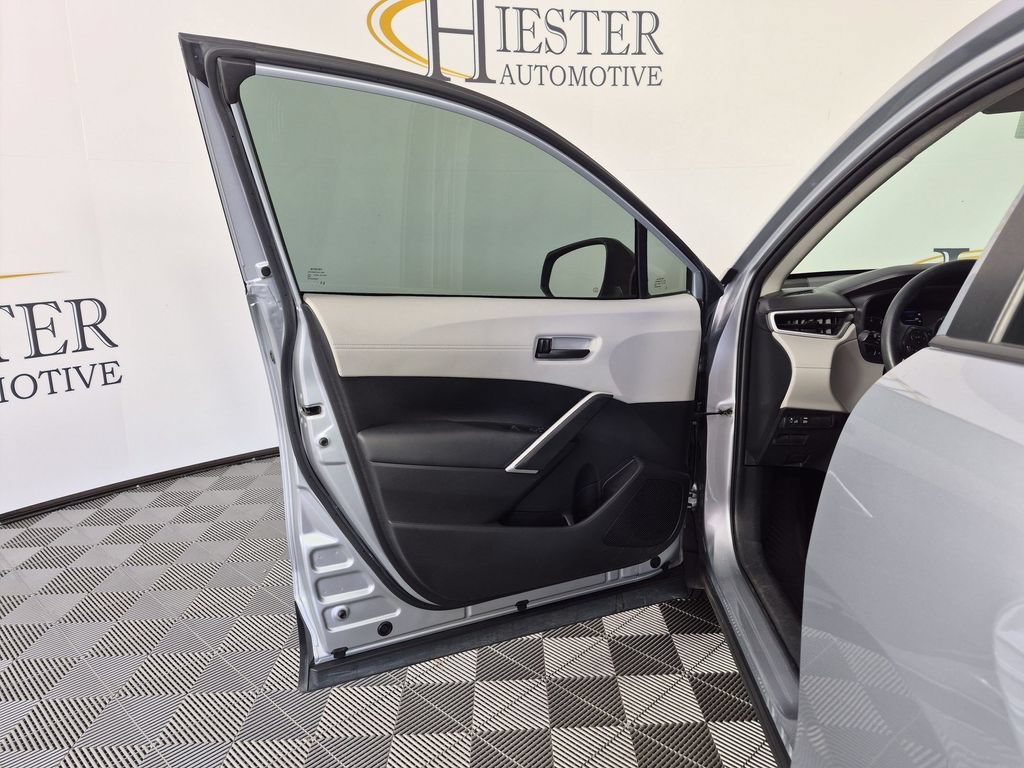 Used 2023 Toyota Corolla Cross L FWD image 14