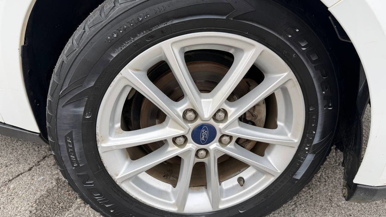 Used 2018 Ford Focus SE image 28