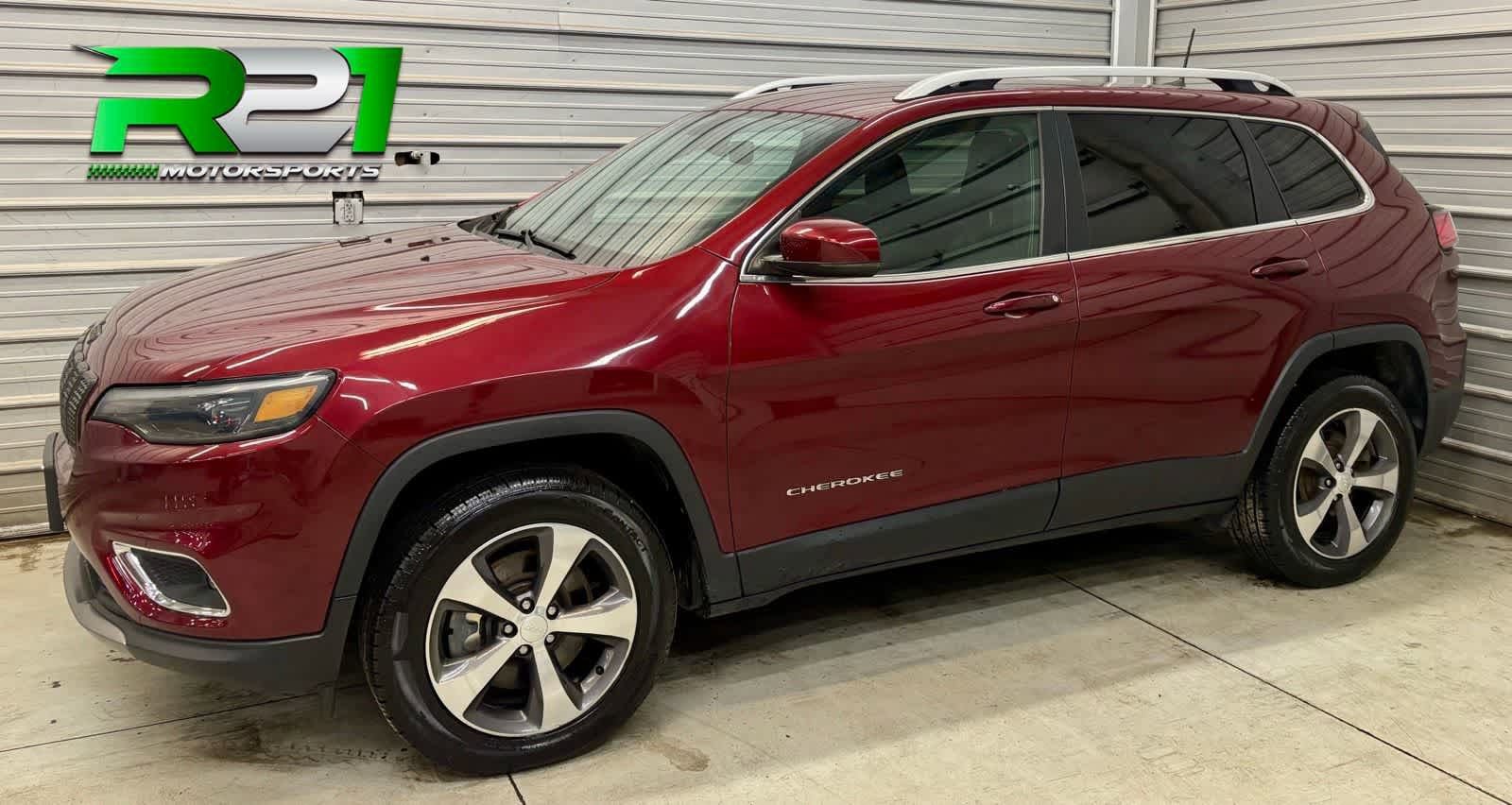 Used 2019 Jeep Cherokee Limited AWD/4WD image 1