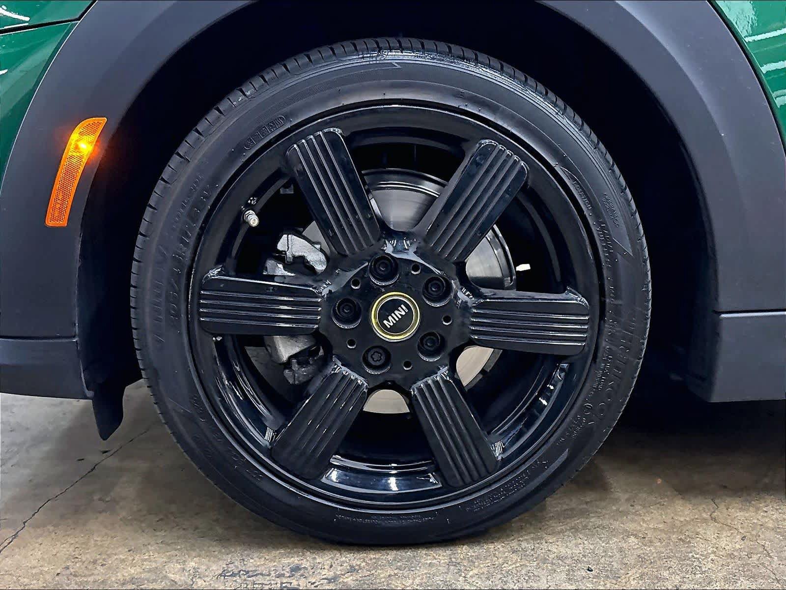 Used 2024 MINI Cooper SE w/ Signature Upholstery Package FWD image 12
