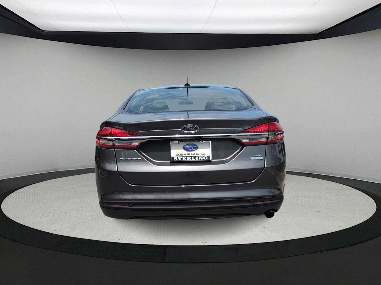 Used 2017 Ford Fusion SE FWD image 7