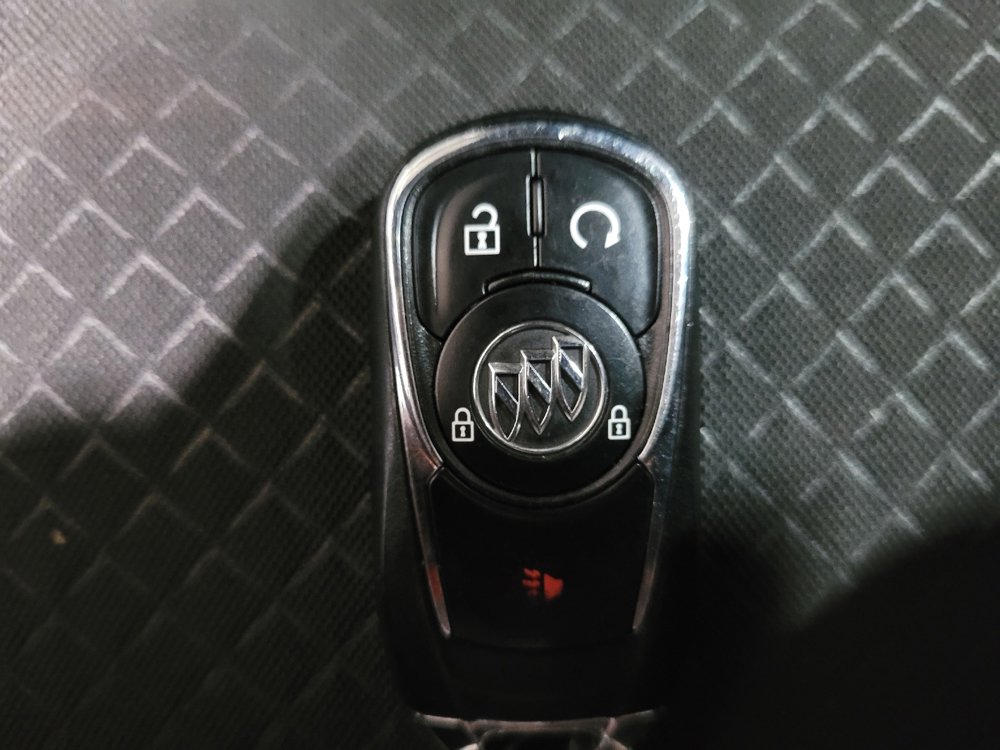 Used 2022 Buick Encore Preferred w/ Safety Package image 32