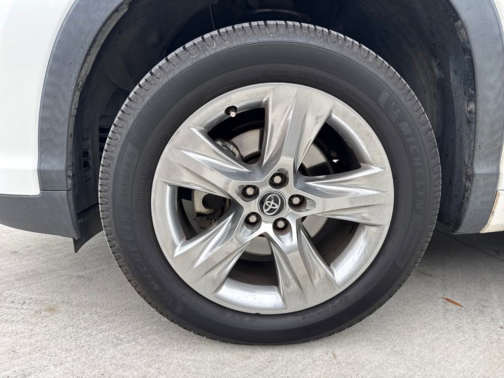 Used 2017 Toyota Highlander Limited image 11
