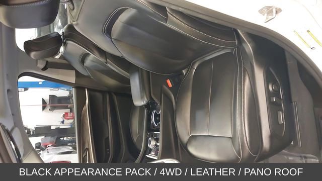 Used 2023 Jeep Grand Cherokee Limited w/ Black Appearance Package AWD/4WD image 29