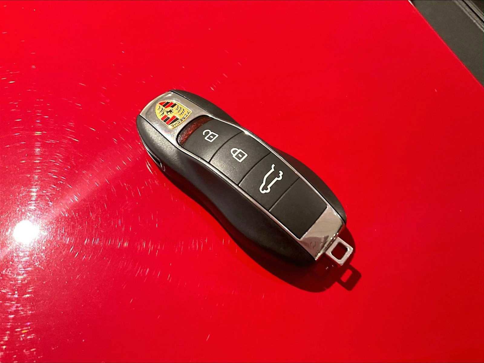 Used 2024 Porsche Macan image 35