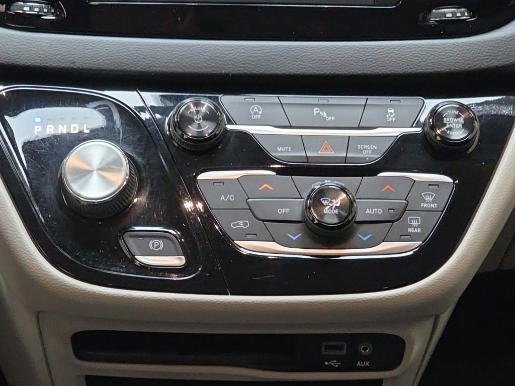 Used 2019 Chrysler Pacifica Touring Plus w/ Tire & Wheel Group image 22