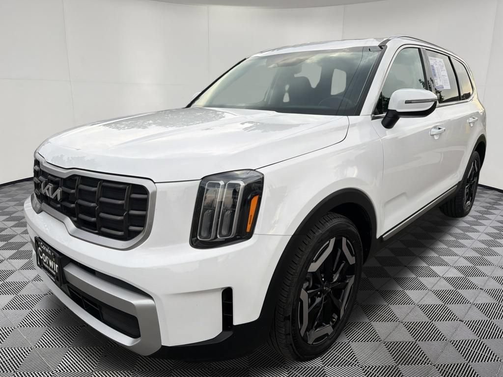 Used 2025 Kia Telluride S AWD/4WD image 3