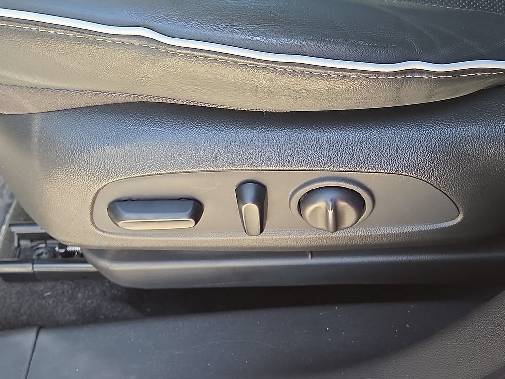 Used 2024 Buick Encore GX Avenir FWD image 23