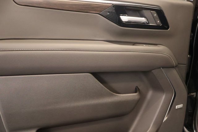 New 2026 Chevrolet Suburban Premier w/ Sun And Tow Package AWD/4WD image 28