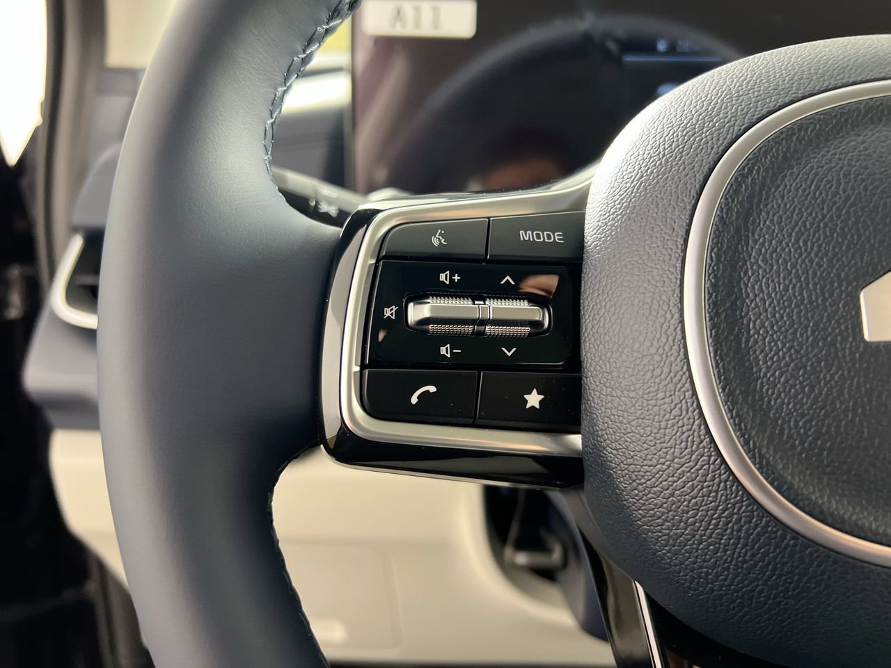 New 2026 Kia Carnival EX FWD image 18