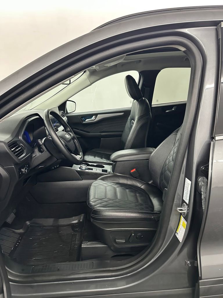 Used 2023 Ford Escape Platinum w/ Premium Technology Package image 11