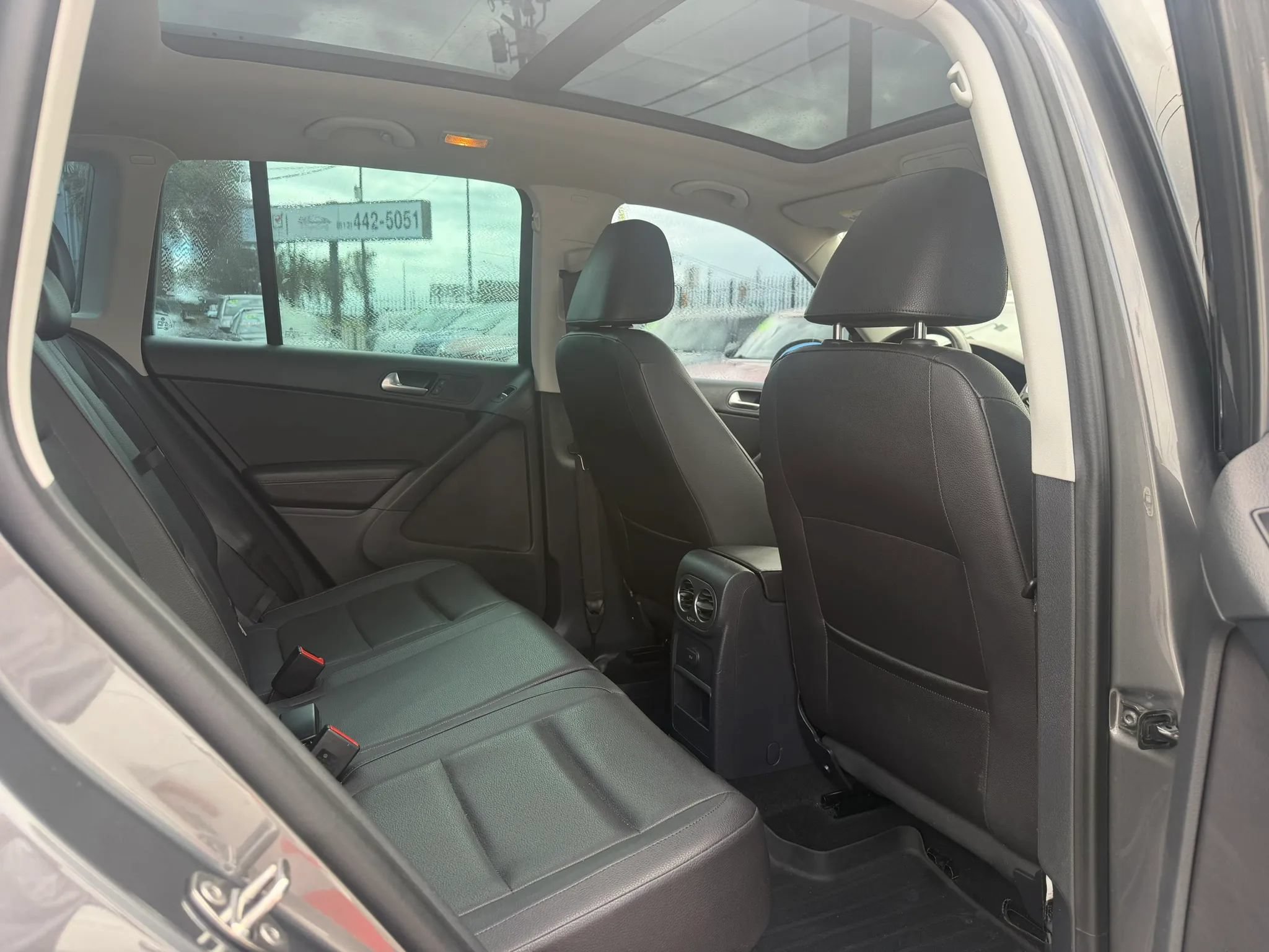Used 2016 Volkswagen Tiguan SE FWD image 13