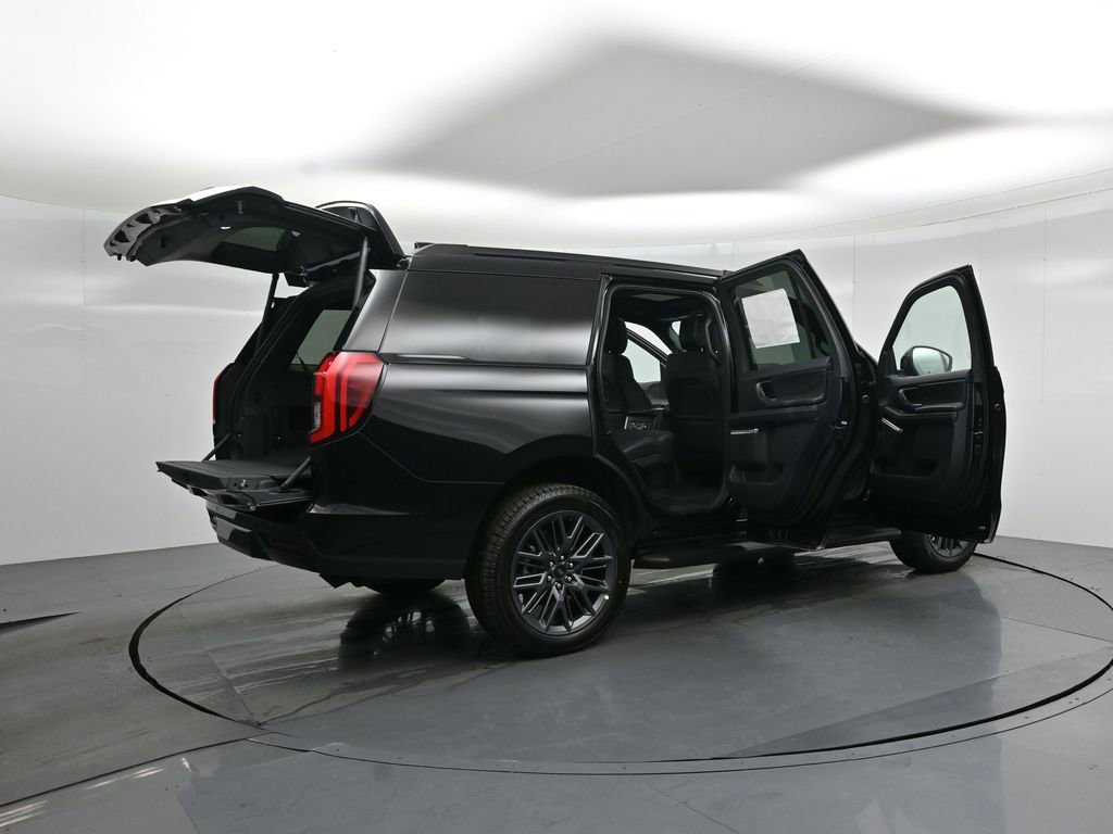 New 2026 Ford Expedition Platinum w/ Stealth Appearance Package AWD/4WD image 5