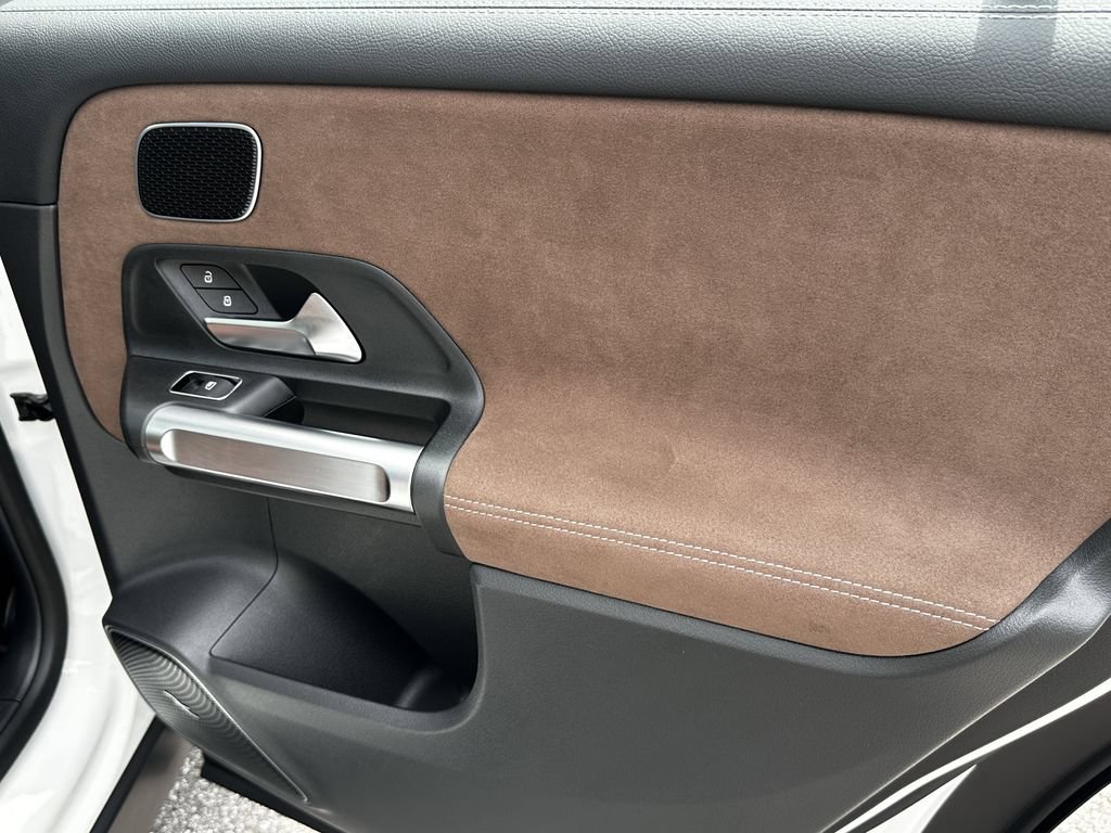 Certified 2025 Mercedes-Benz GLB 35 AMG 4MATIC image 19