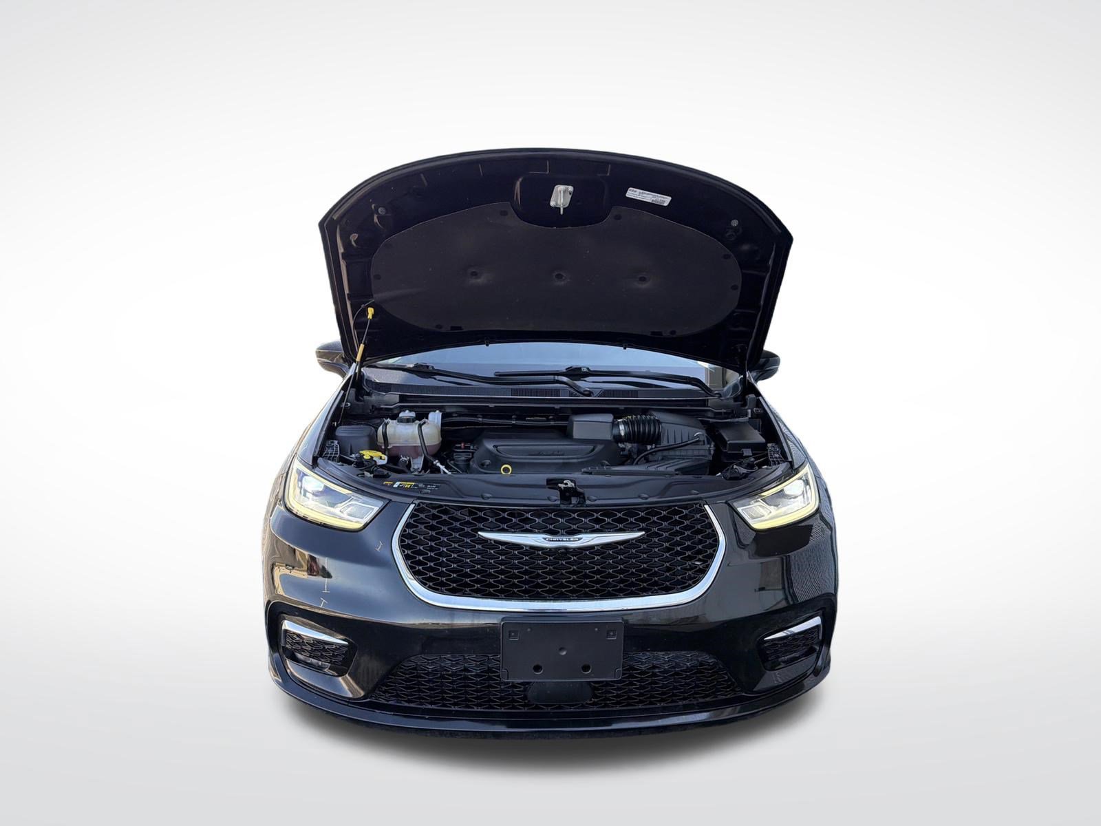 Used 2025 Chrysler Pacifica Select FWD image 52