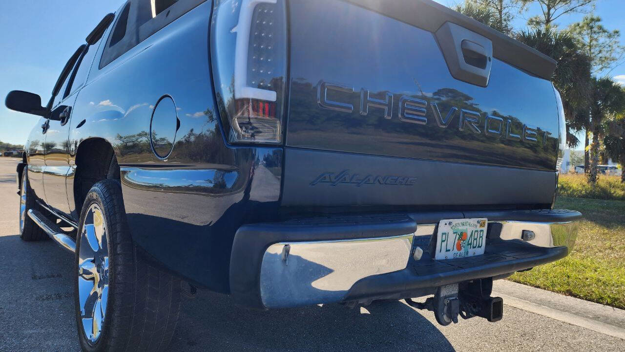 Used 2005 Chevrolet Avalanche LS w/ Preferred Equipment Group image 14