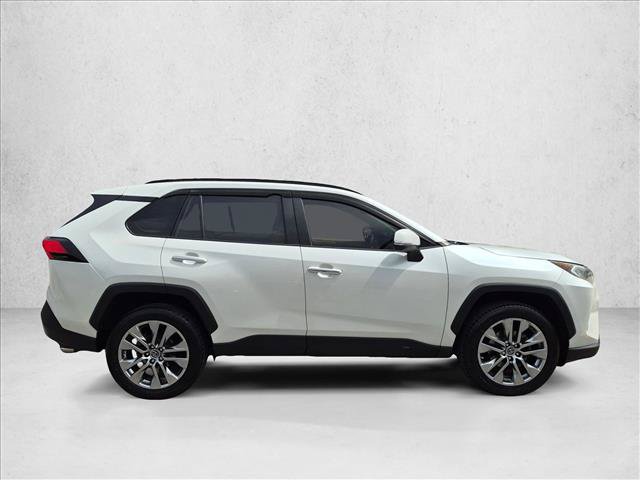 Used 2019 Toyota RAV4 Limited FWD image 4