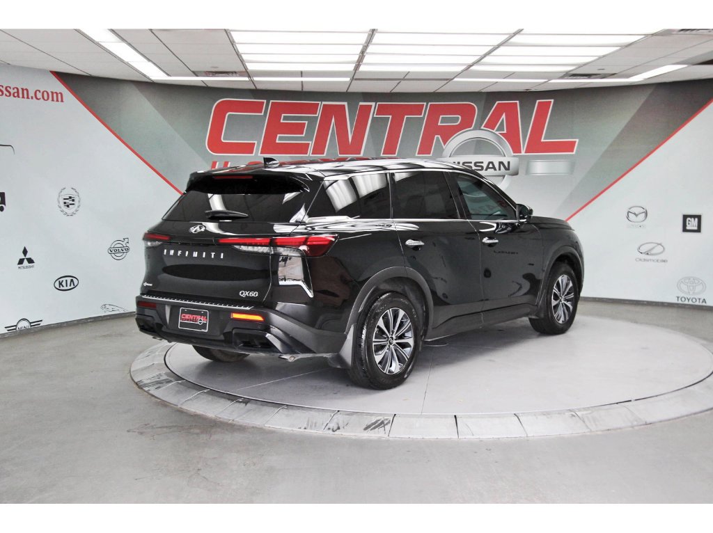 Used 2025 INFINITI QX60 Pure w/ Cargo Package FWD image 4