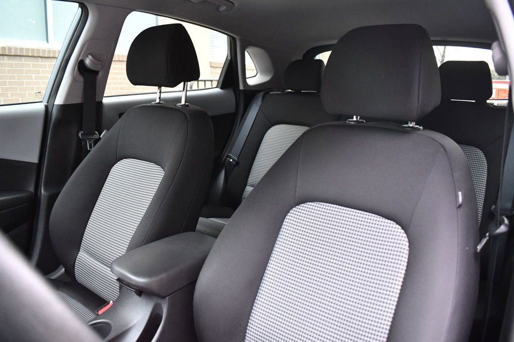 Used 2019 Hyundai Kona SE w/ Cargo Package image 17