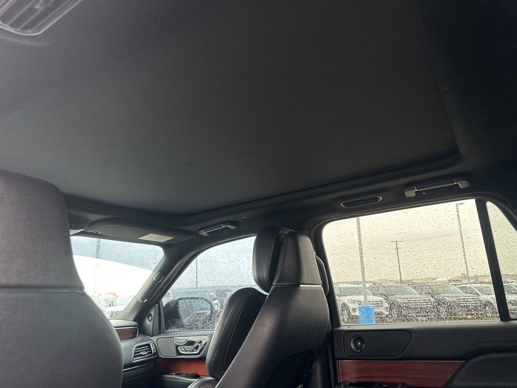 Used 2021 Lincoln Navigator Reserve AWD/4WD image 30