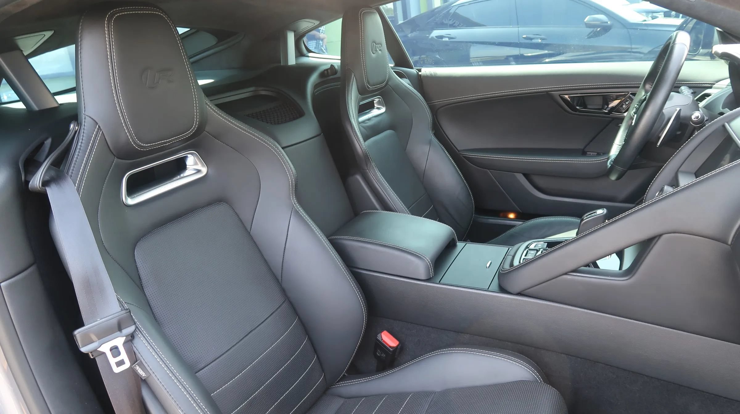 Used 2020 Jaguar F-TYPE R AWD/4WD image 21