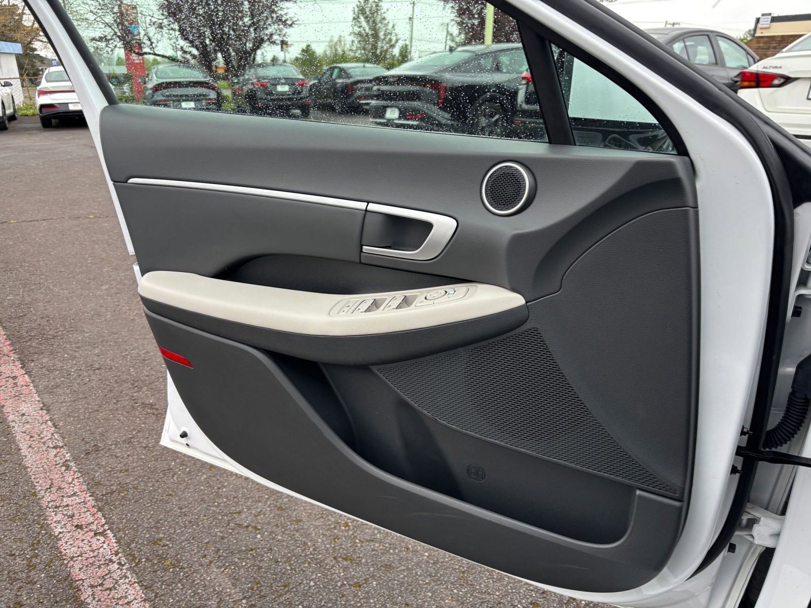 Used 2025 Hyundai Sonata SEL FWD image 18