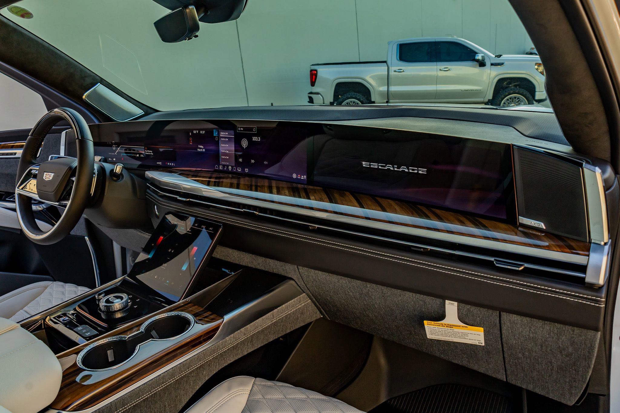Used 2026 Cadillac Escalade Platinum Sport w/ LPO, ONYX Package image 18