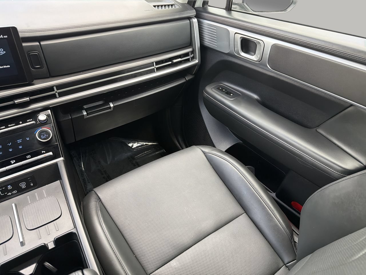 Used 2025 Hyundai Santa Fe SEL FWD image 16