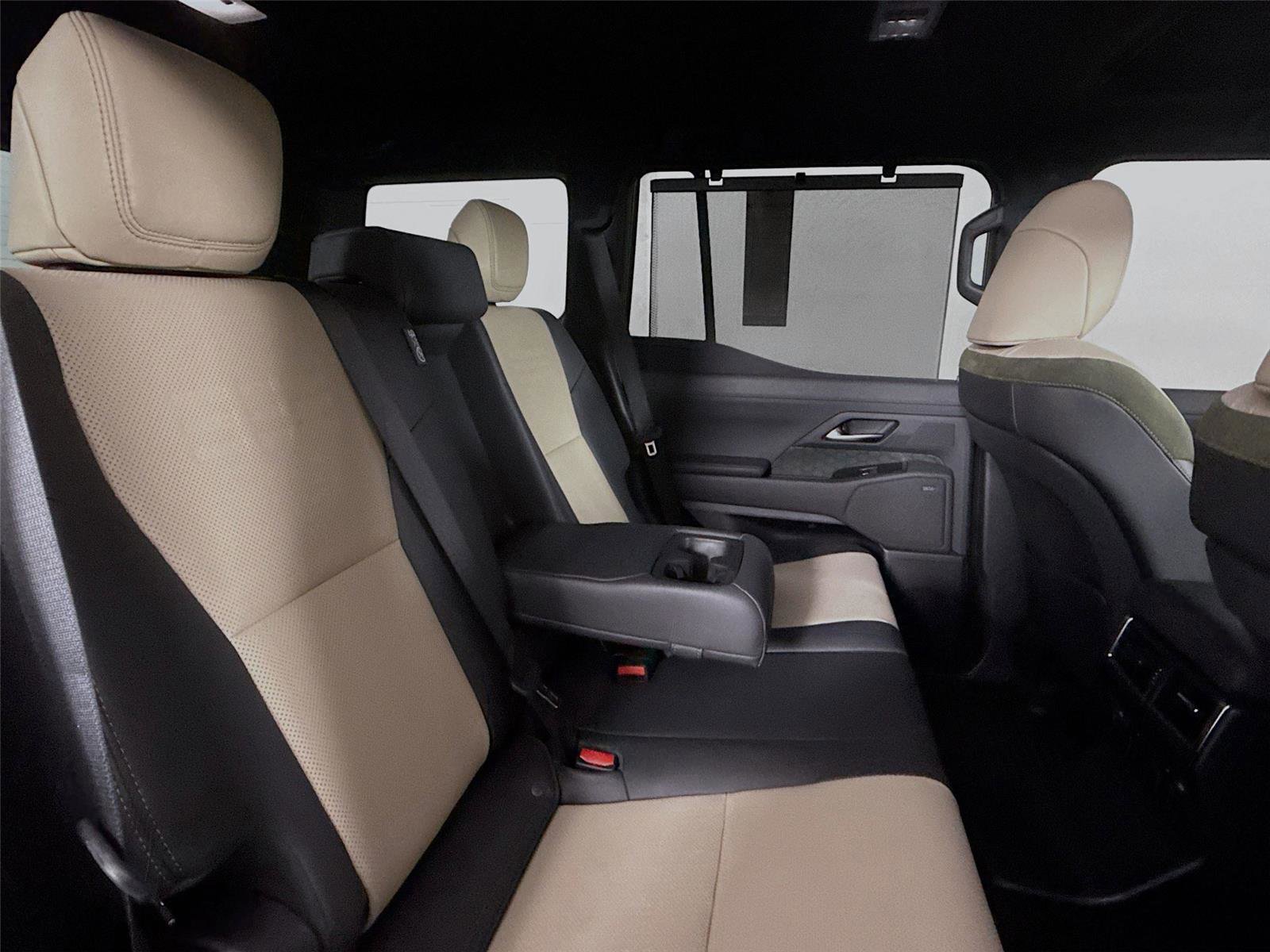 Used 2024 Lexus GX 550 image 44