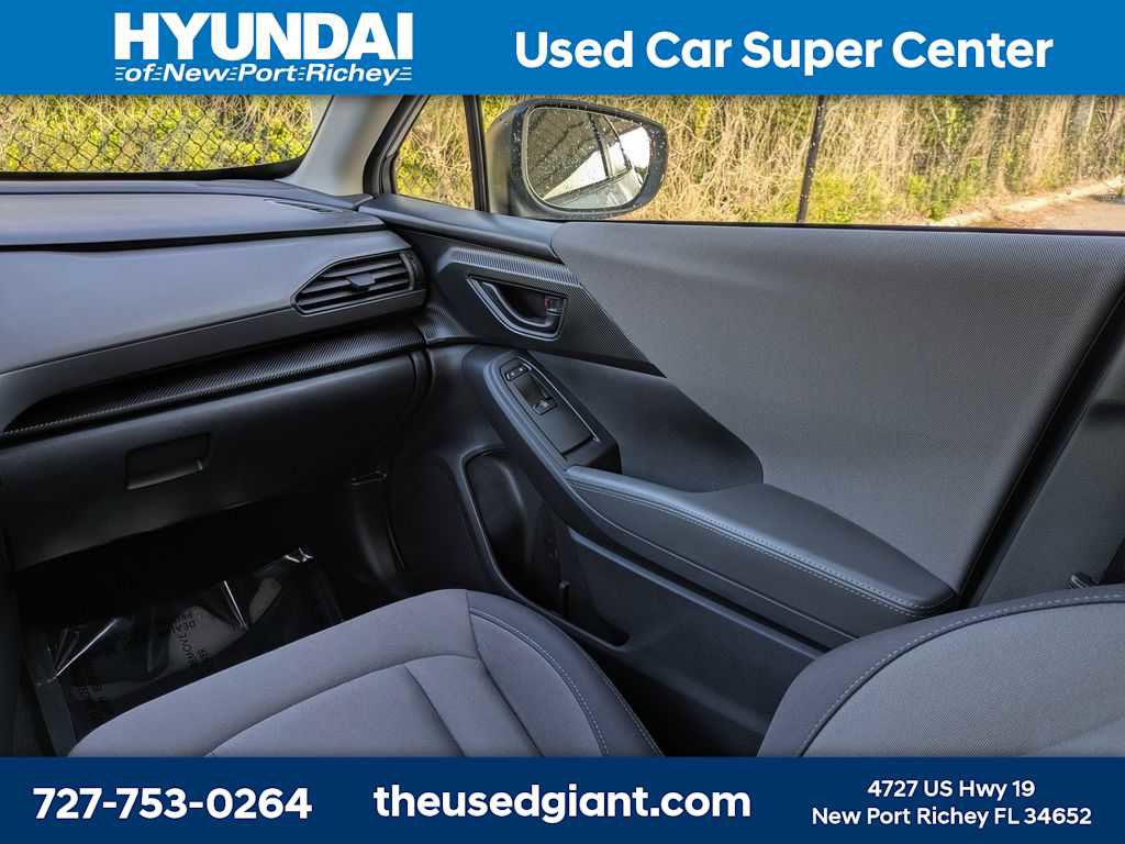Used 2025 Subaru Crosstrek 2.0i Premium image 19