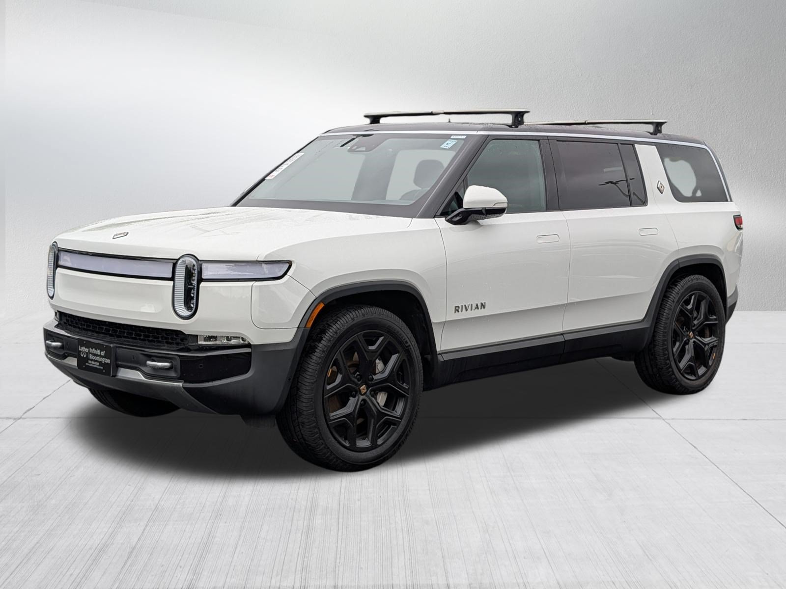 Used 2023 Rivian R1S Adventure Dual AWD/4WD image 3