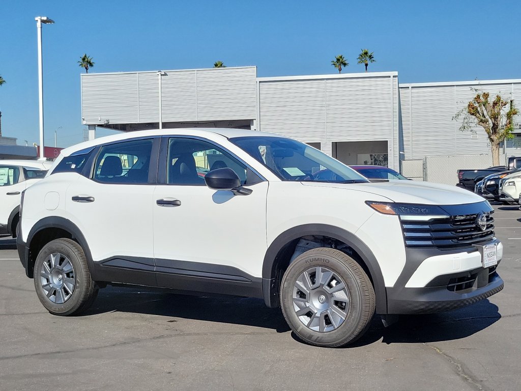 New 2026 Nissan Kicks S